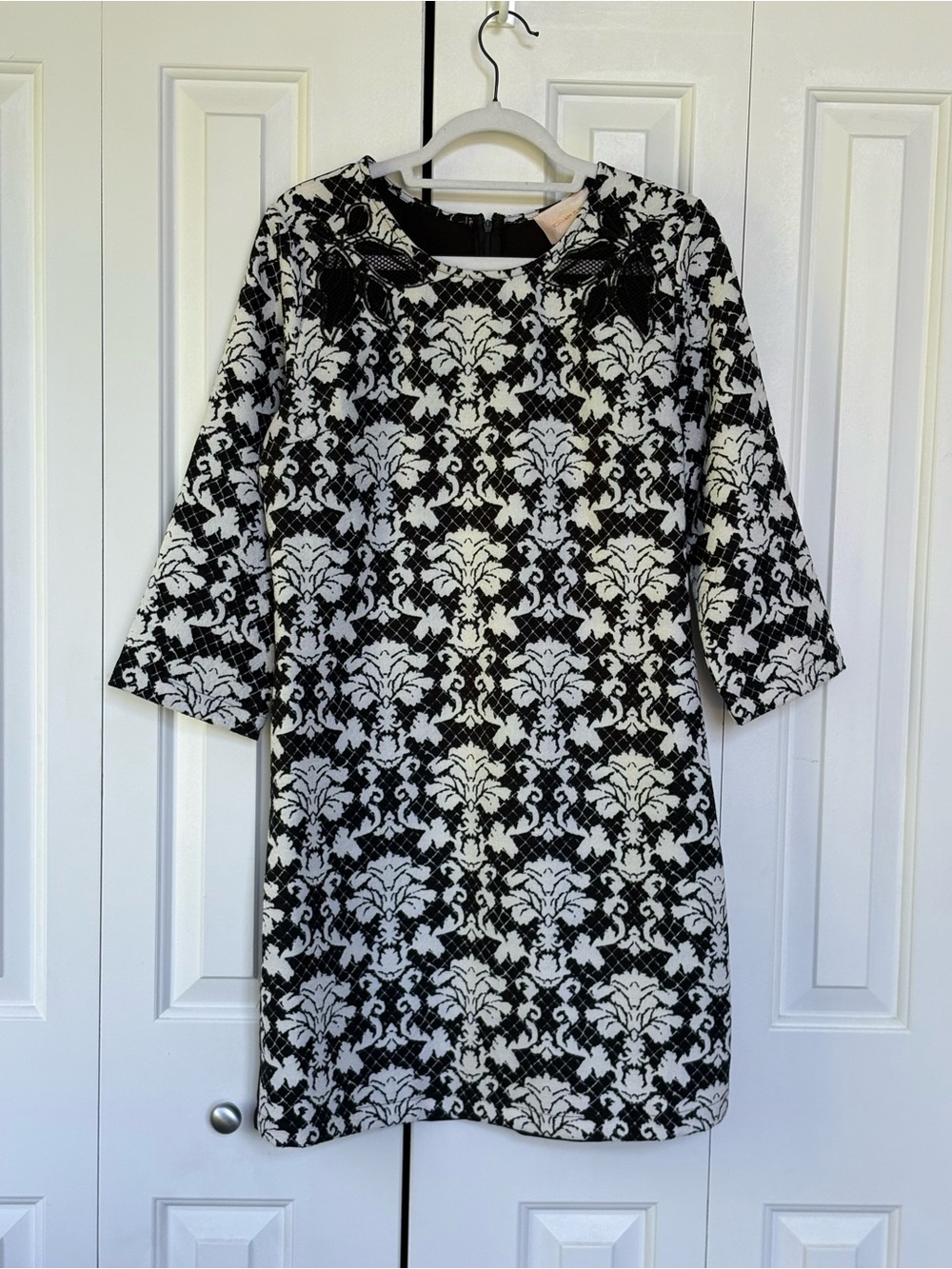 Skies Are Blue Flocked Damask Shift Dress - Size Large